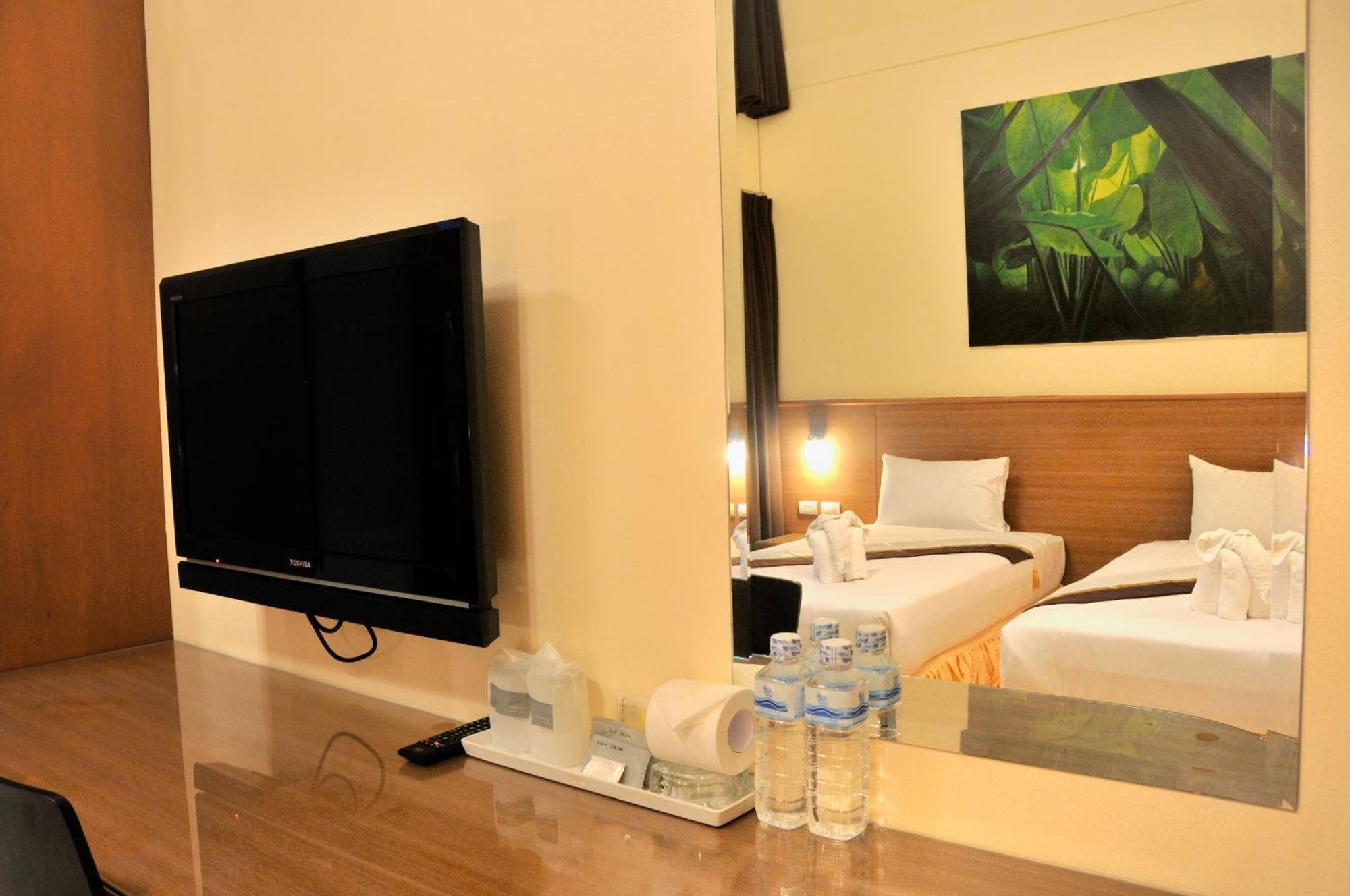 The Wave Hotel Patong Sha Phuket Екстериор снимка