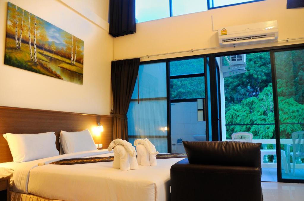 The Wave Hotel Patong Sha Phuket Стая снимка