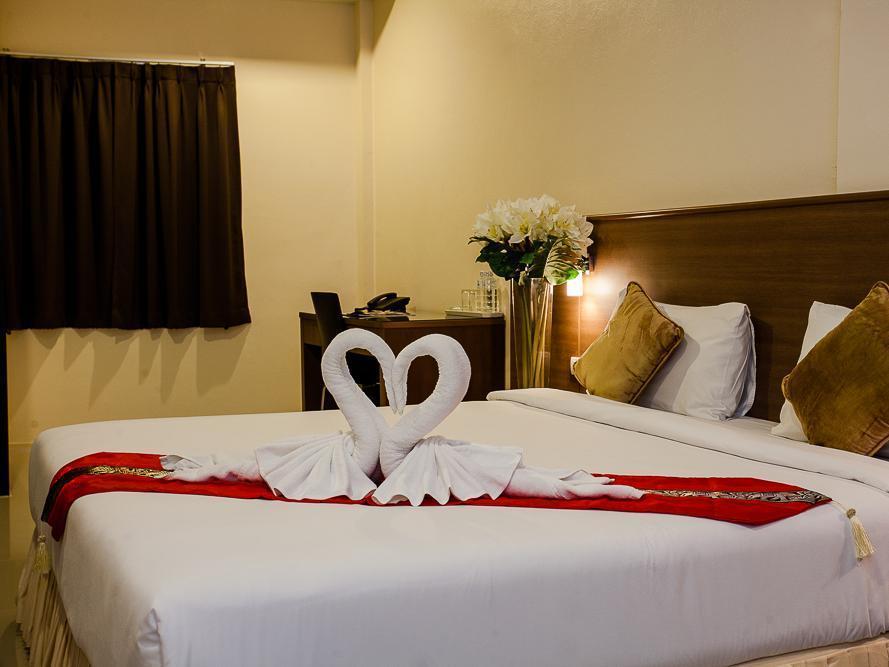 The Wave Hotel Patong Sha Phuket Екстериор снимка