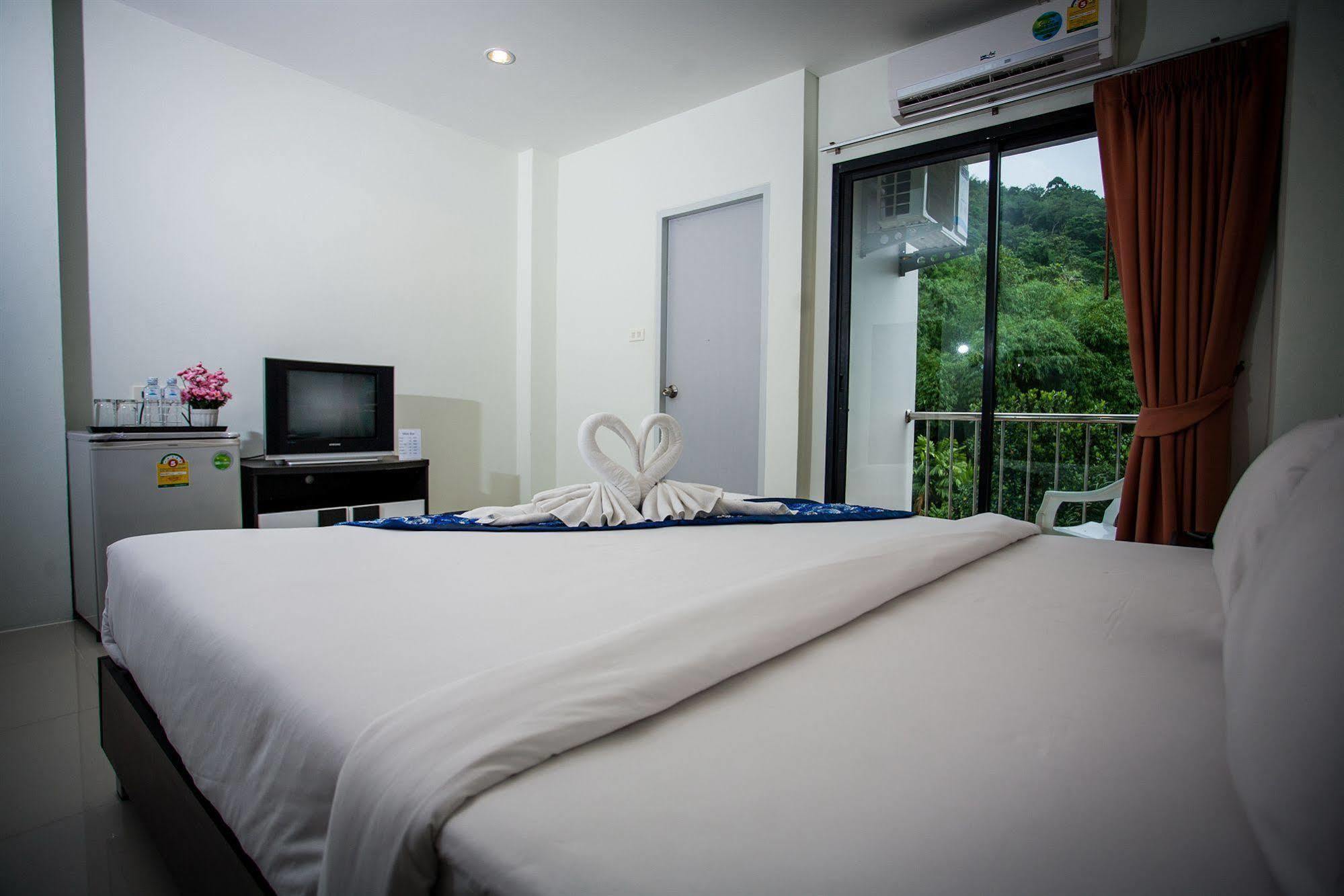 The Wave Hotel Patong Sha Phuket Екстериор снимка