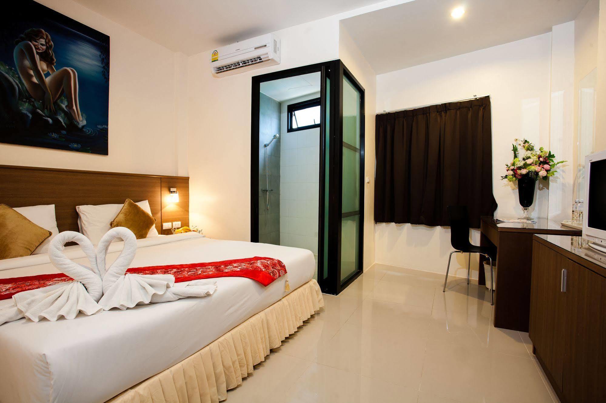 The Wave Hotel Patong Sha Phuket Екстериор снимка